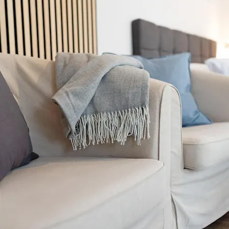 Nette Kompakte Mit Balkon Apartment