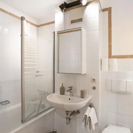 Apartment Nette Kompakte Mit Balkon *