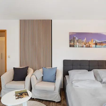 Nette Kompakte Mit Balkon *