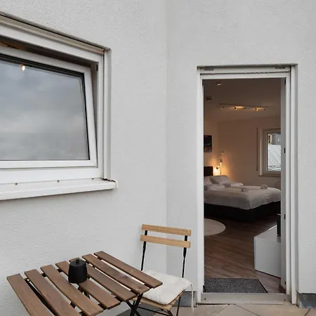 Nette Kompakte Mit Balkon *